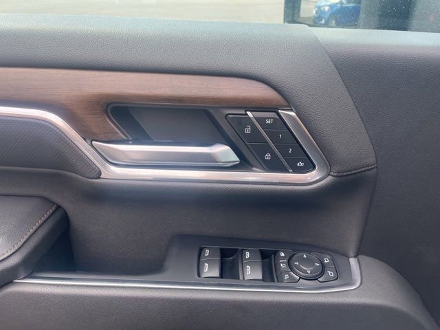 Used 2024 Chevrolet Silverado 3500 High Country image 21