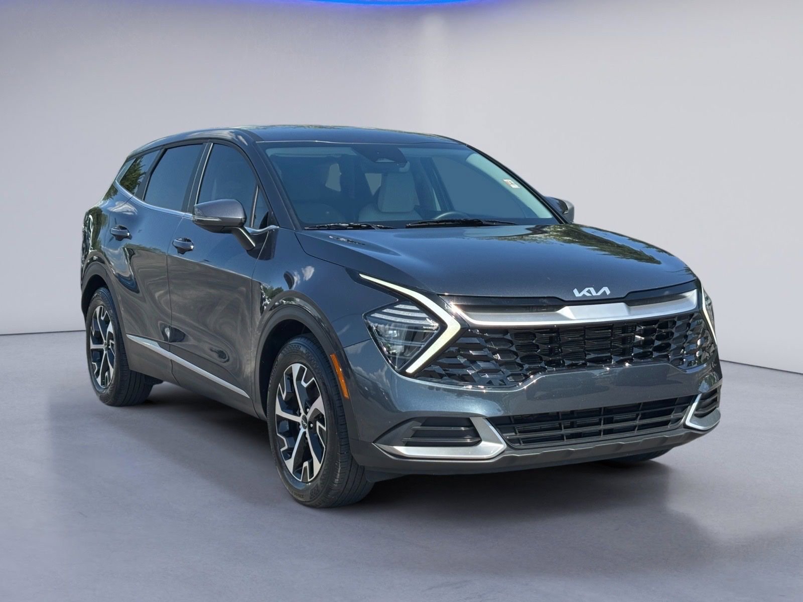 Used 2025 Kia Sportage EX FWD image 11