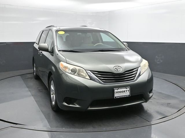 Used 2013 Toyota Sienna LE image 22
