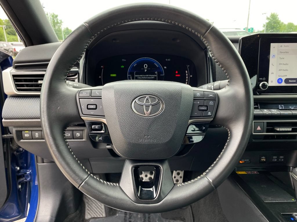 Used 2025 Toyota Camry SE FWD image 13