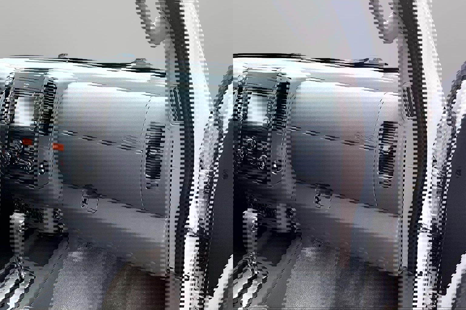 Used 2017 Nissan Frontier SL AWD/4WD image 21