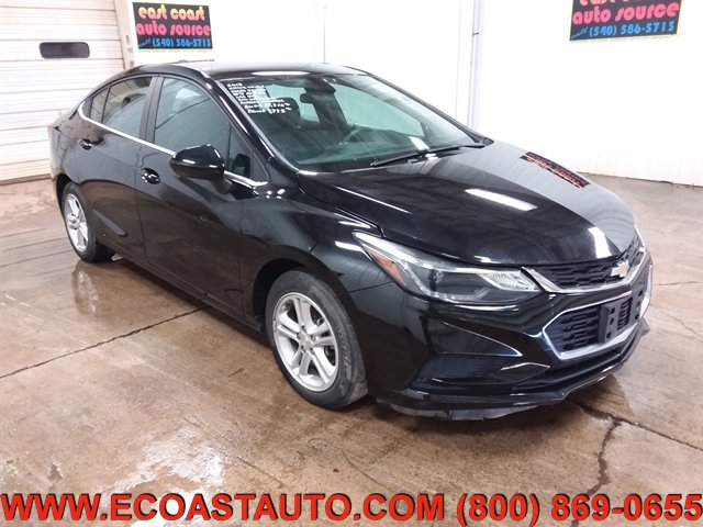 Used 2018 Chevrolet Cruze LT FWD image 1