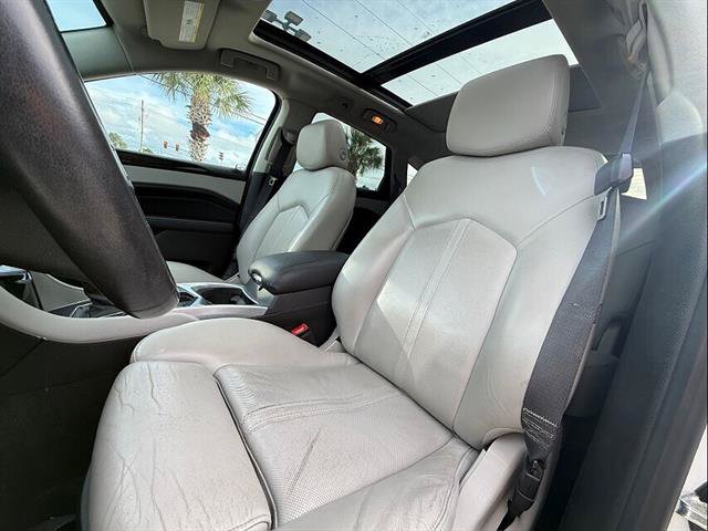 Used 2016 Cadillac SRX Luxury w/ Driver Assist Package FWD image 9
