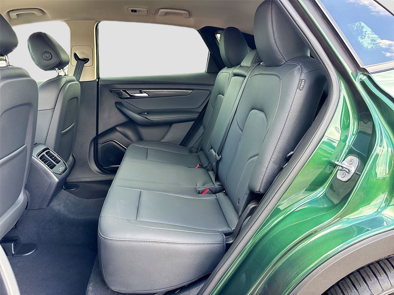 New 2025 VinFast VF 8 Eco AWD/4WD image 23