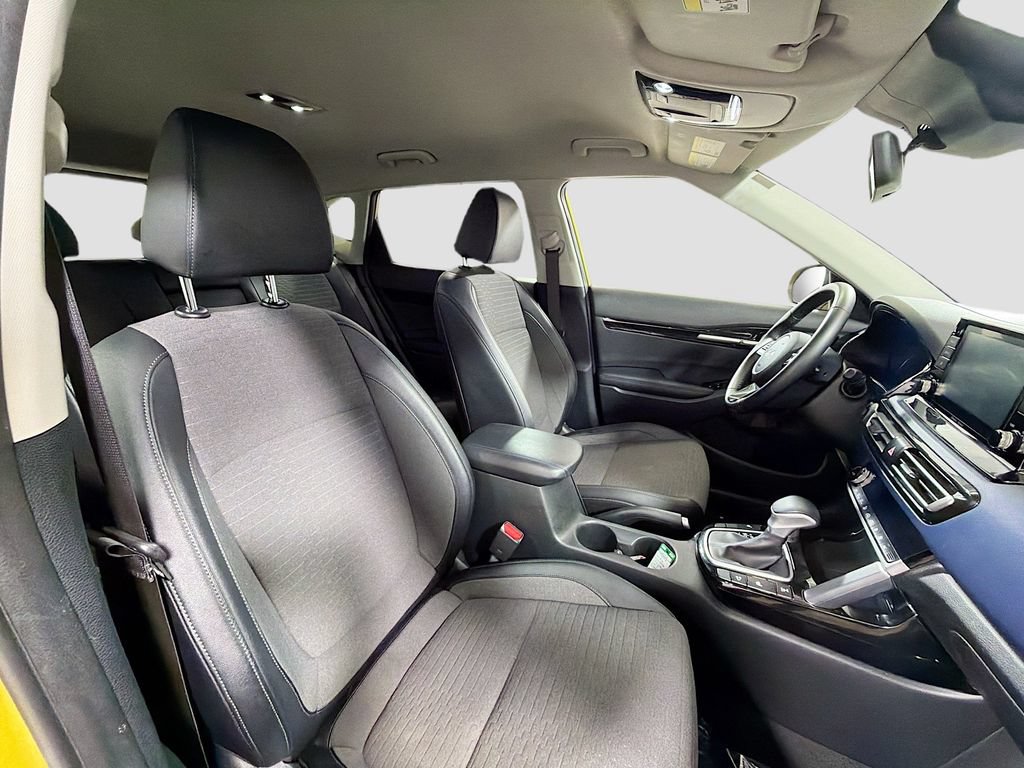 Used 2023 Kia Seltos S AWD/4WD image 28