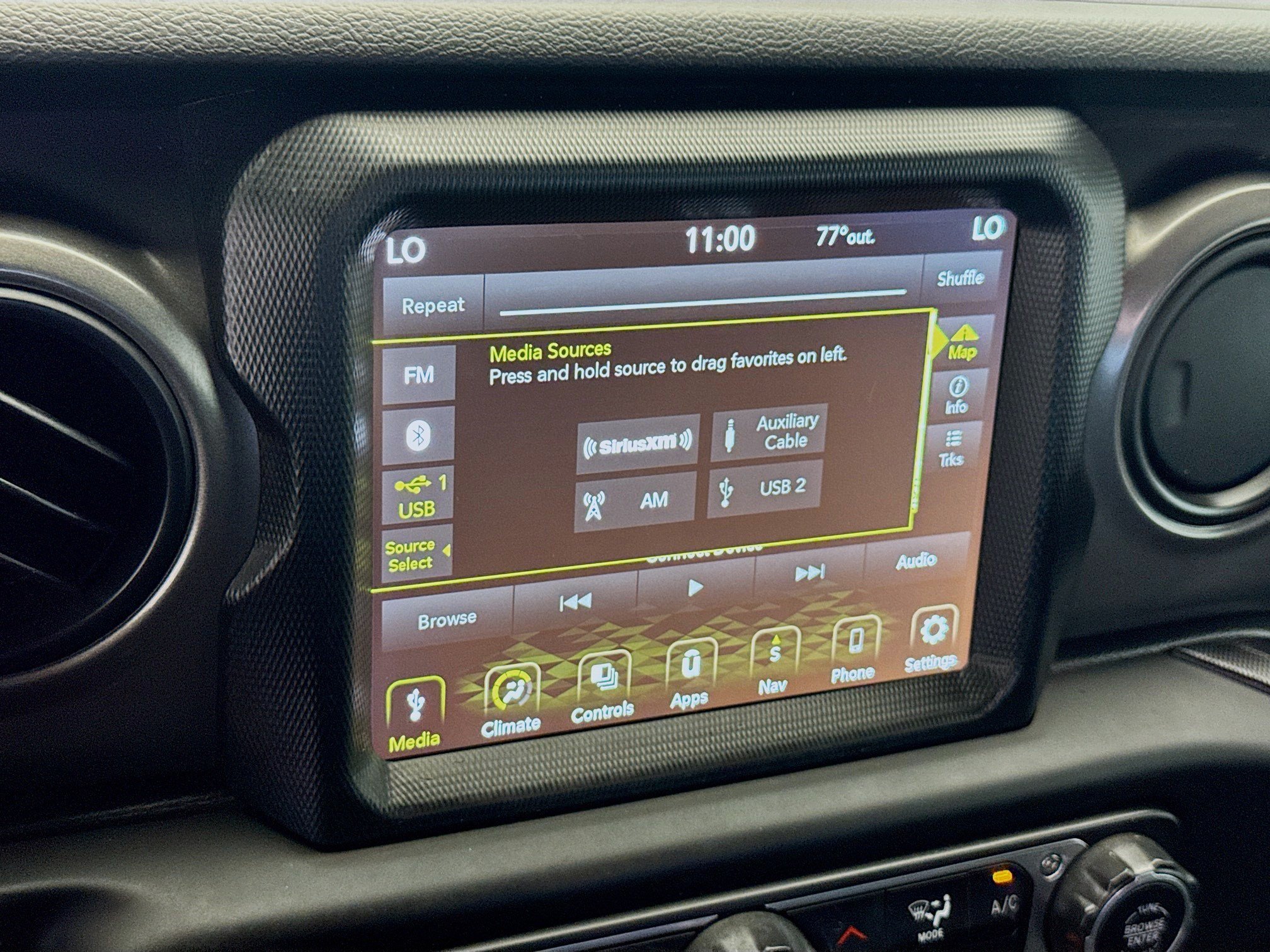 Used 2023 Jeep Wrangler Unlimited w/ Sun & Screen Package AWD/4WD image 11