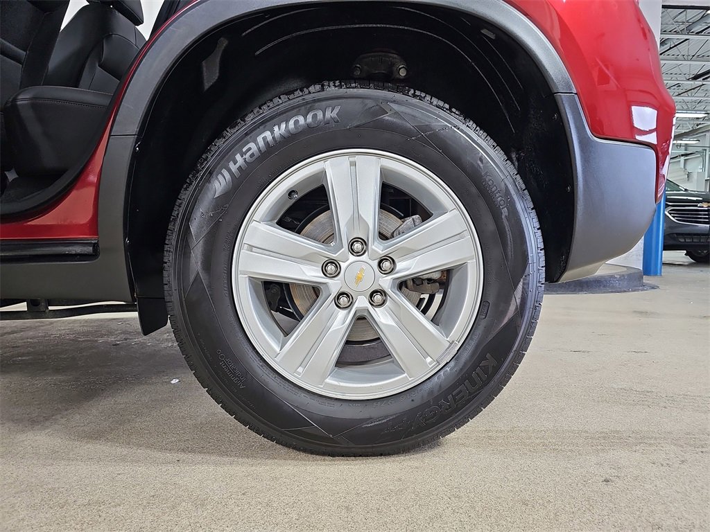 Certified 2022 Chevrolet Trax LT w/ LT Convenience Package image 37