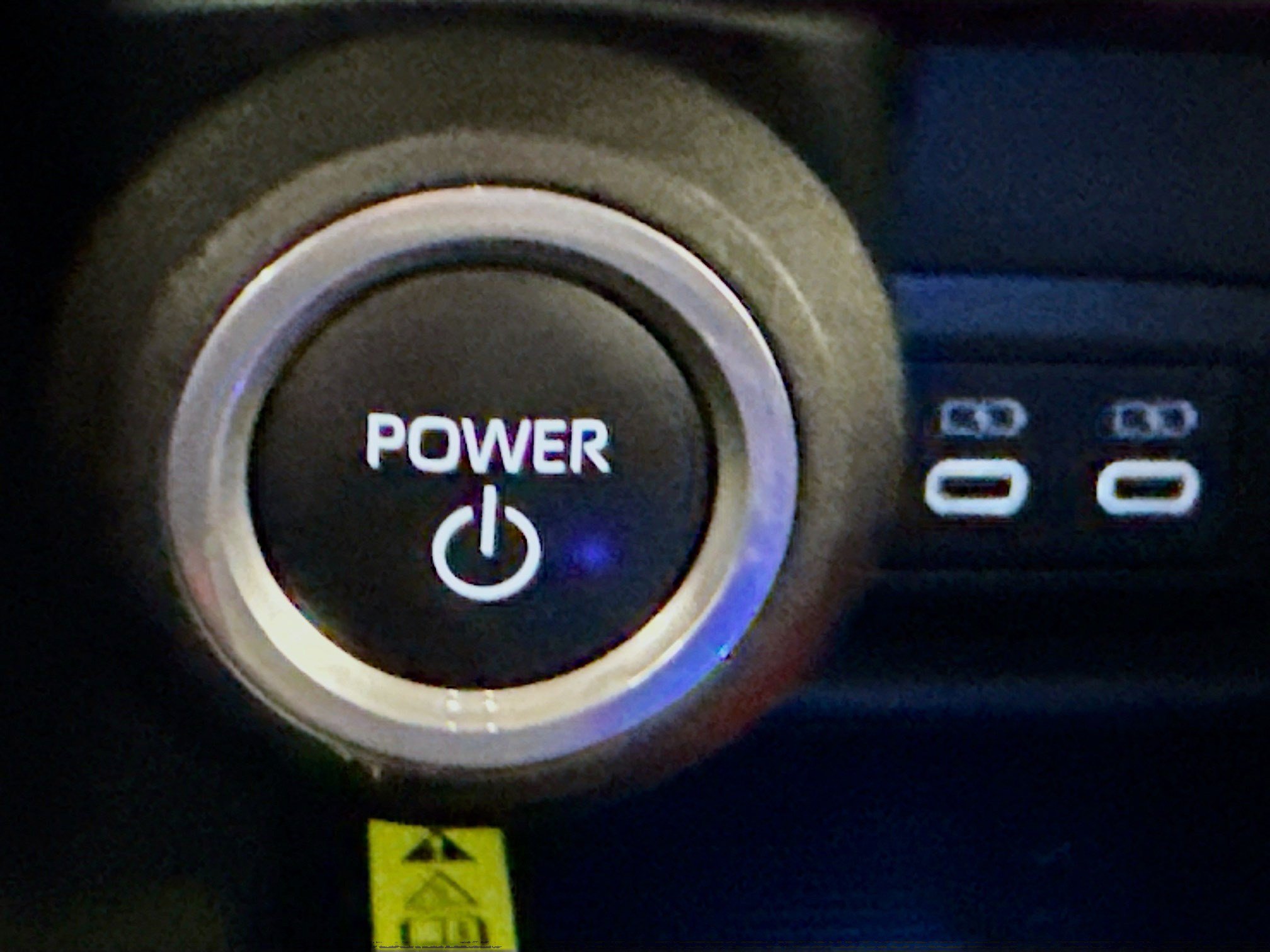 Used 2024 Toyota Venza LE AWD/4WD image 21