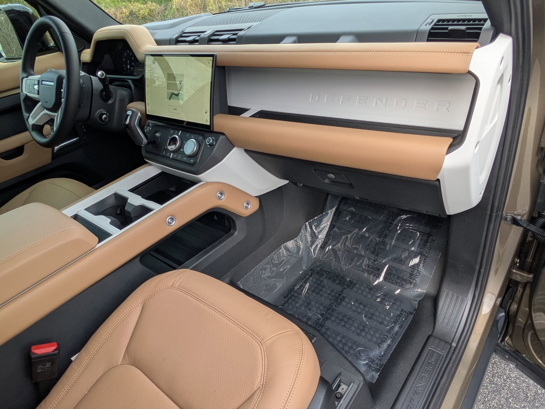 New 2026 Land Rover Defender 110 X-Dynamic SE image 30