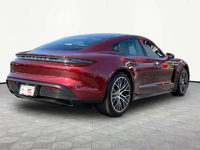 Used 2022 Porsche Taycan RWD image 7