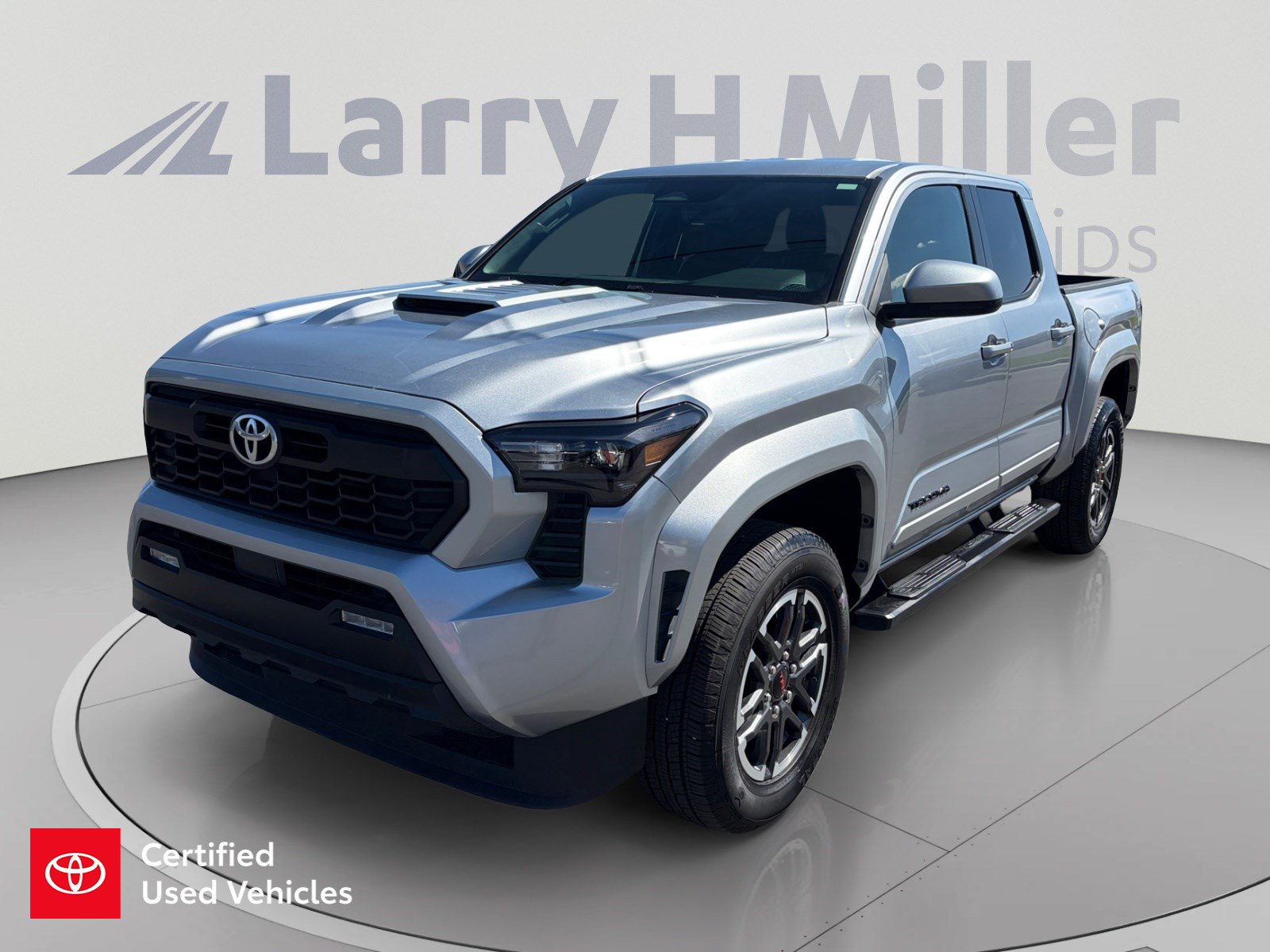 Certified 2025 Toyota Tacoma TRD Sport AWD/4WD image 1