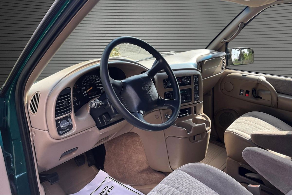 Used 2000 Chevrolet Astro Passenger RWD image 15