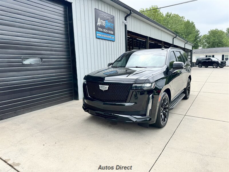 Used 2021 Cadillac Escalade Sport w/ Driver Assist Tech Package AWD/4WD image 4