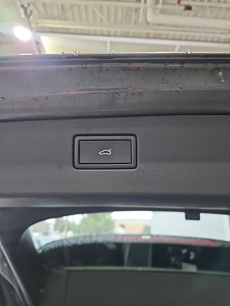 New 2026 Volkswagen Tiguan SE R-Line image 19