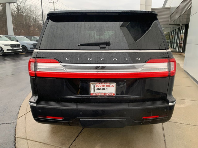 Used 2019 Lincoln Navigator Reserve image 4