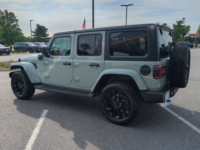 Used 2023 Jeep Wrangler Unlimited Sahara w/ Cold Weather Group AWD/4WD image 6