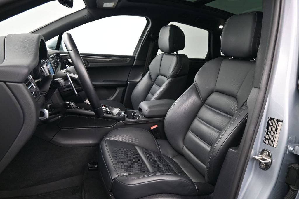 Used 2023 Porsche Macan S AWD/4WD image 5