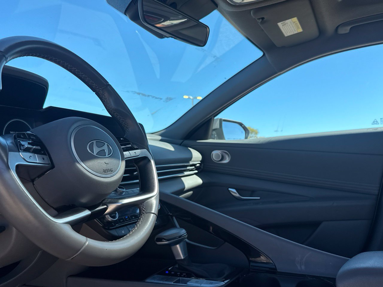 Used 2025 Hyundai Elantra SEL FWD image 39