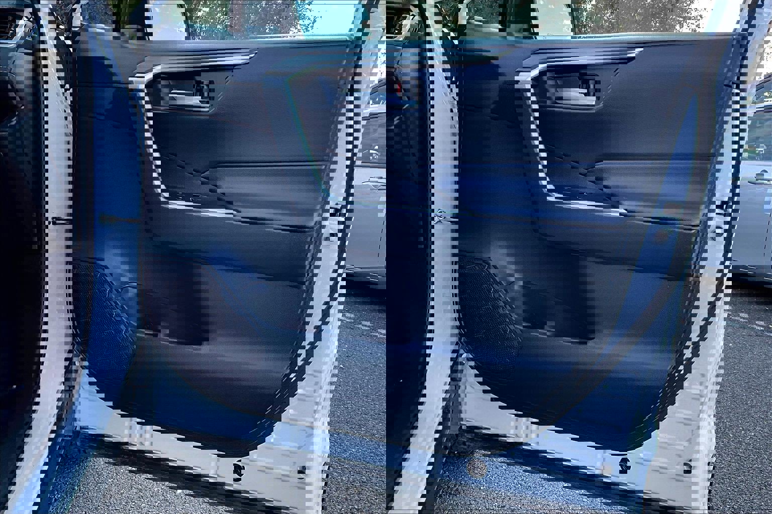 Used 2025 Toyota RAV4 XLE image 22