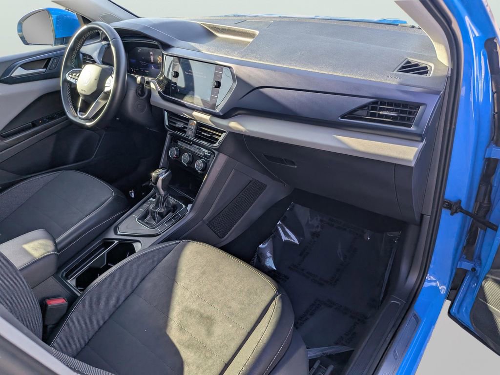 Certified 2023 Volkswagen Taos SE w/ Panoramic Sunroof Package FWD image 9