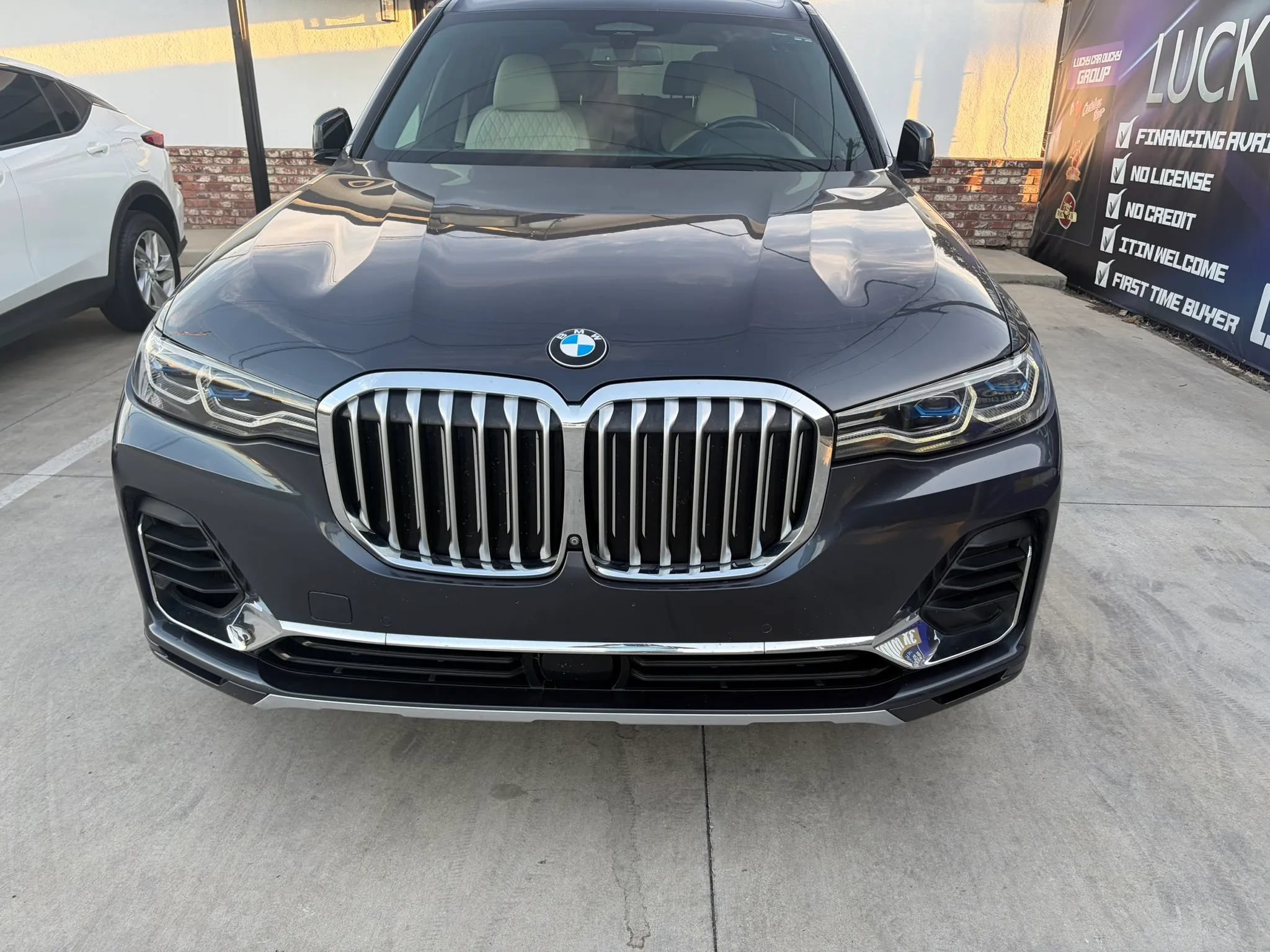Used 2019 BMW X7 xDrive50i w/ Executive Package AWD/4WD image 2