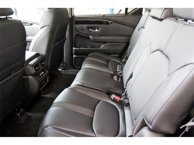 New 2025 Honda Pilot Touring image 13