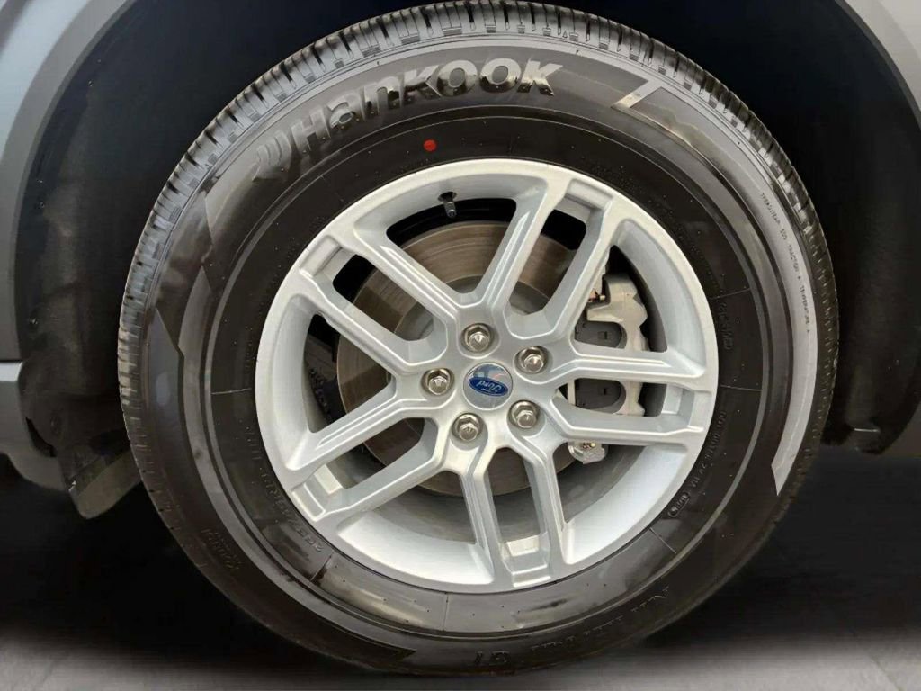 Used 2026 Ford Explorer Active RWD image 25