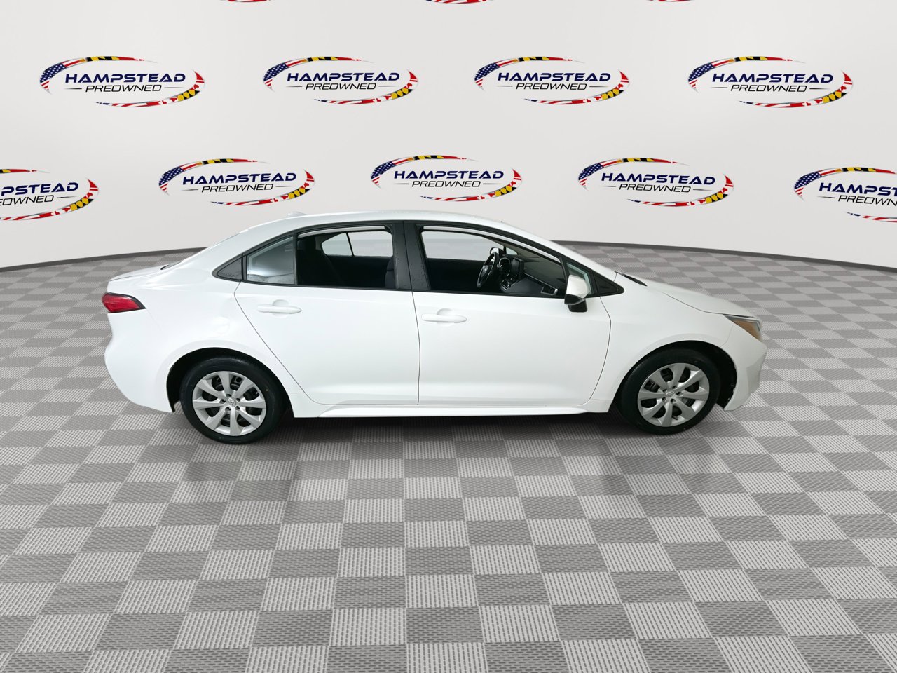Used 2022 Toyota Corolla LE image 9