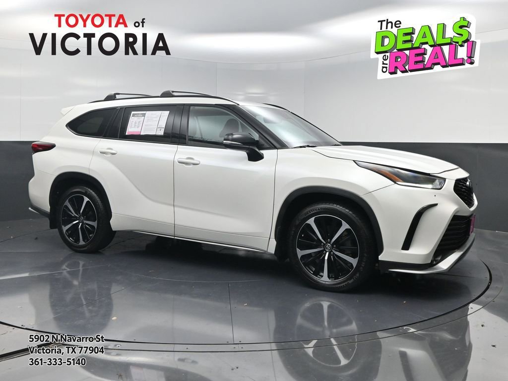 Used 2021 Toyota Highlander XSE image 1