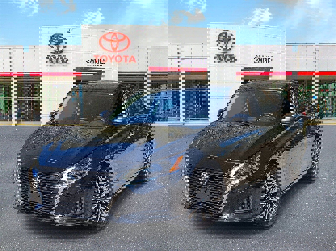 Used 2024 Nissan Altima 2.5 SV image 1