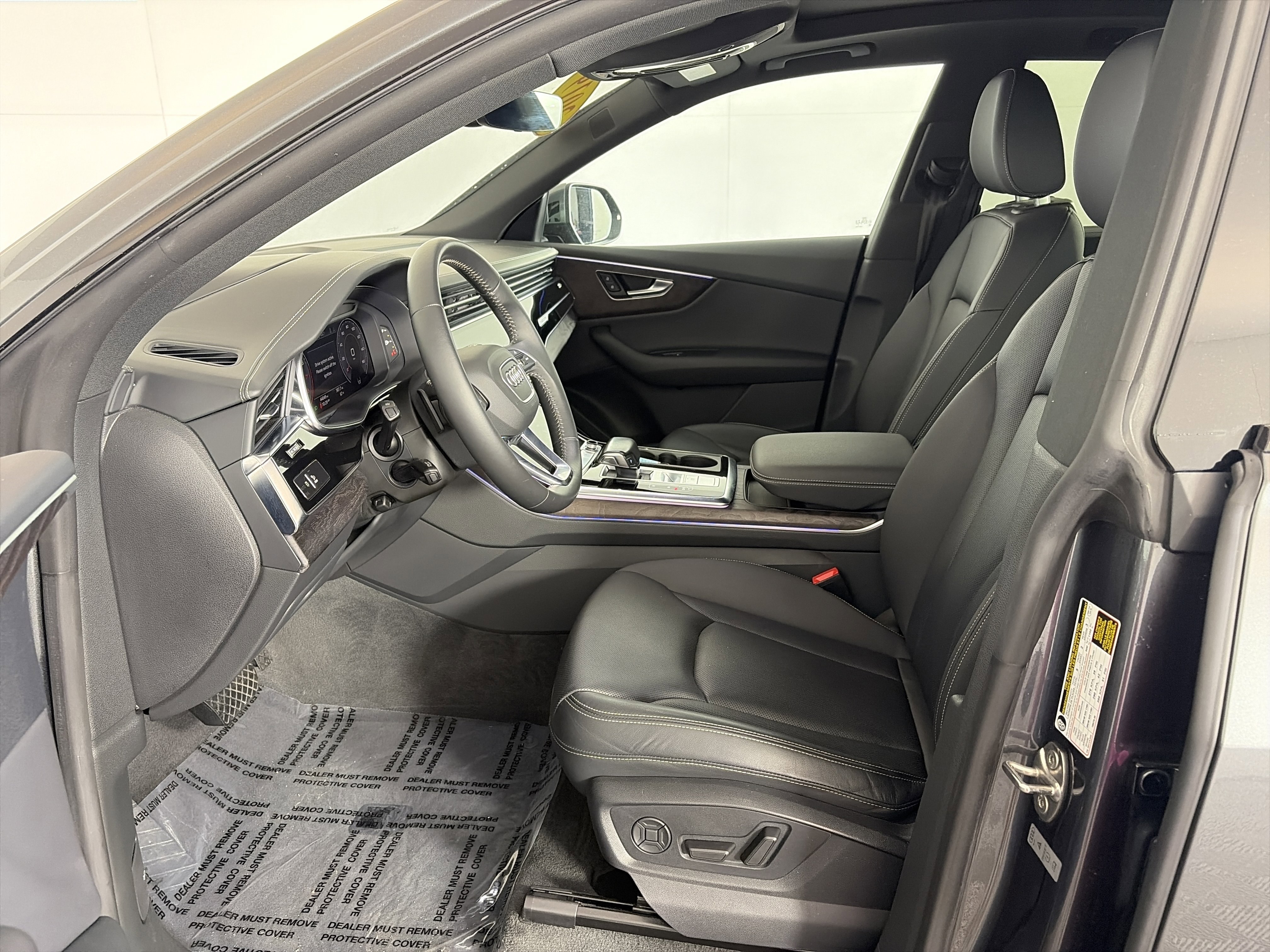 Used 2019 Audi Q8 Prestige AWD/4WD image 6