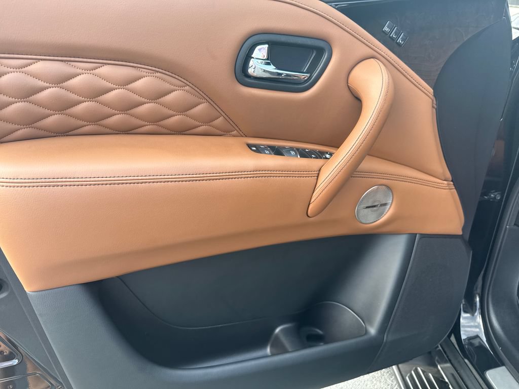 Used 2024 INFINITI QX80 Sensory AWD/4WD image 24