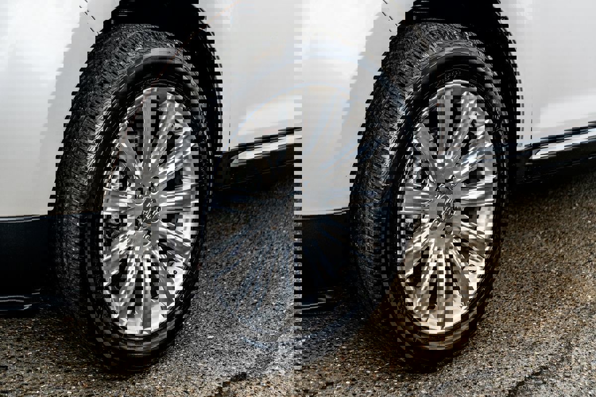 Used 2012 Lincoln MKX AWD image 13