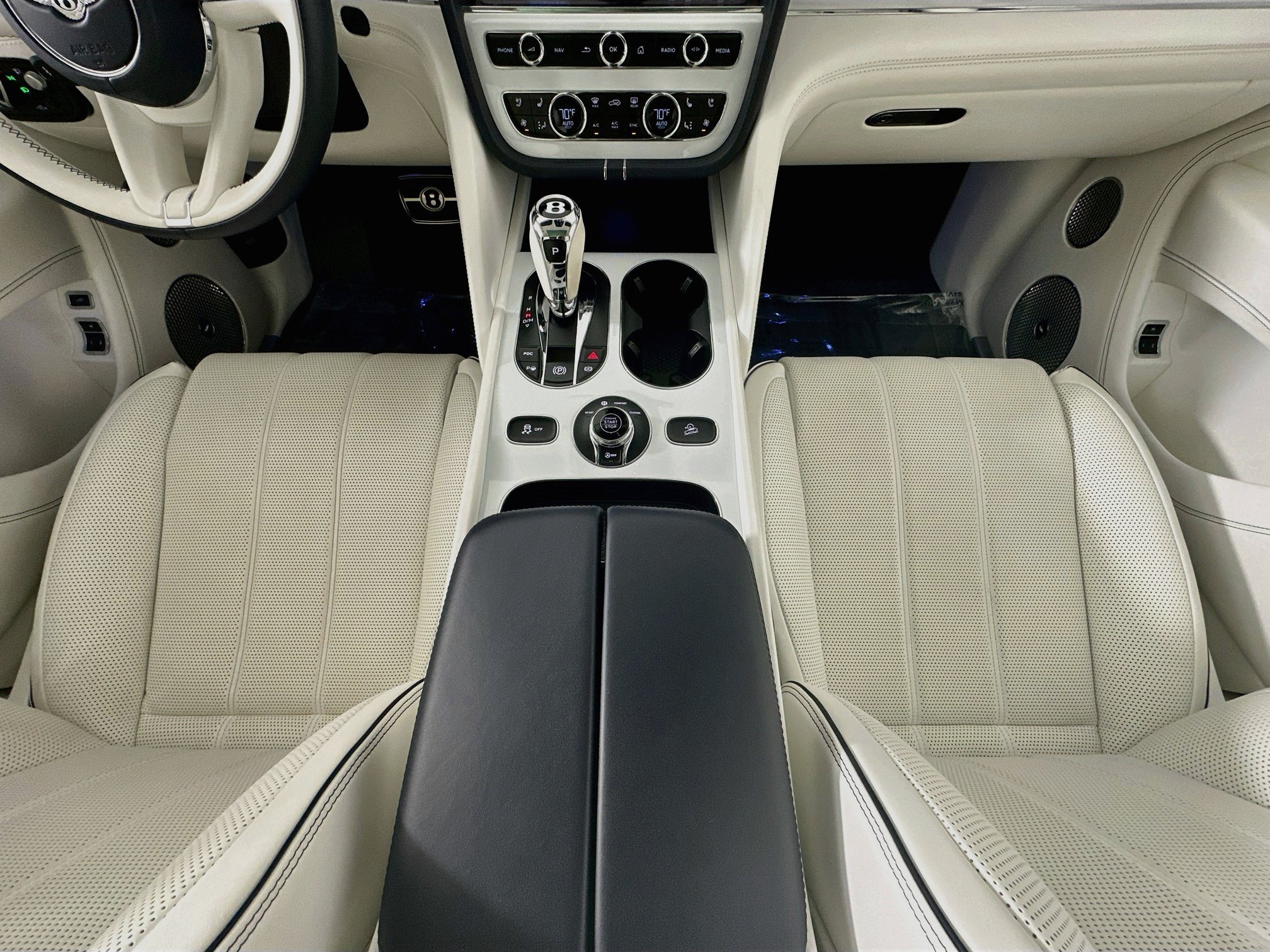 Certified 2023 Bentley Bentayga Extended Wheelbase AWD/4WD image 22