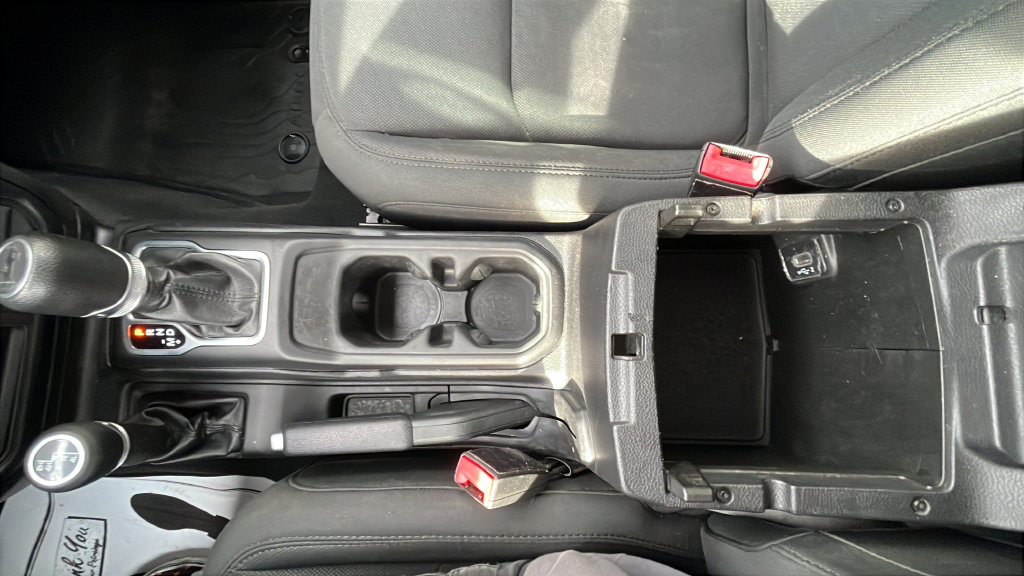 Used 2019 Jeep Wrangler Unlimited Sport S AWD/4WD image 13