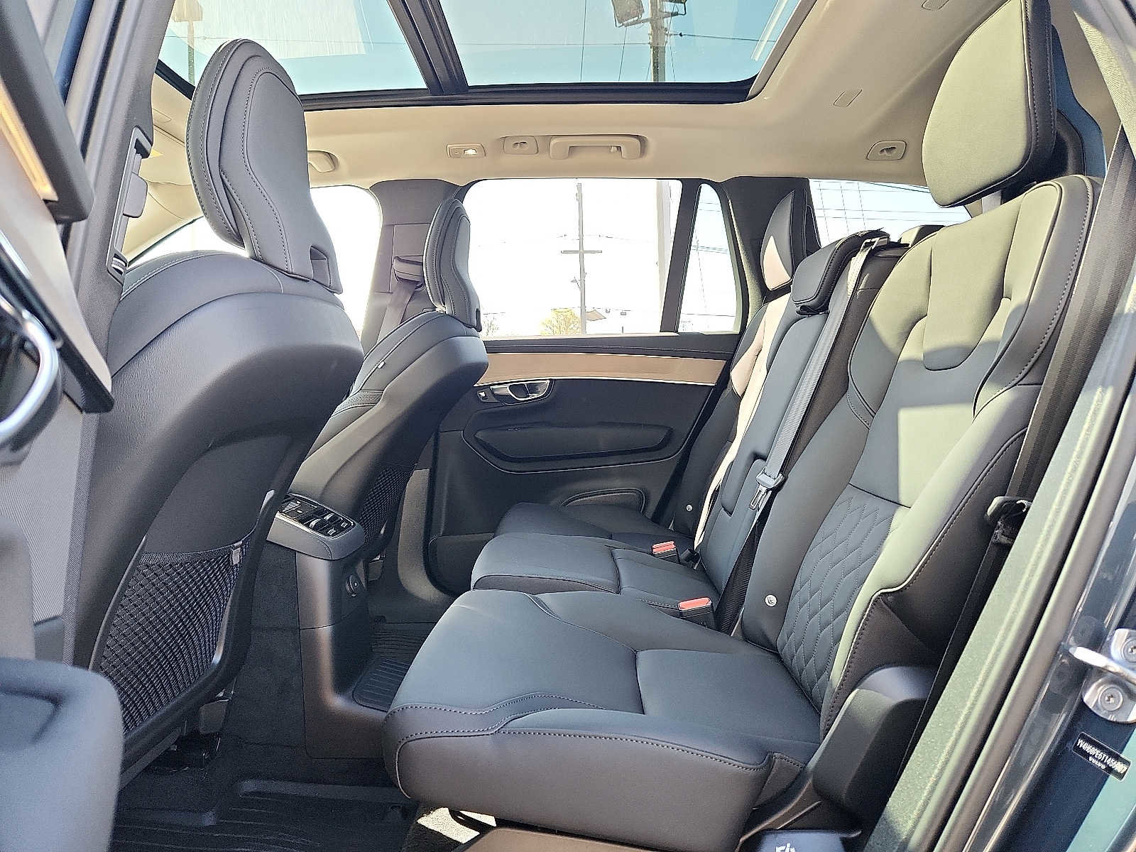 Used 2026 Volvo XC90 T8 Plus w/ Protection Package Premier AWD/4WD image 10