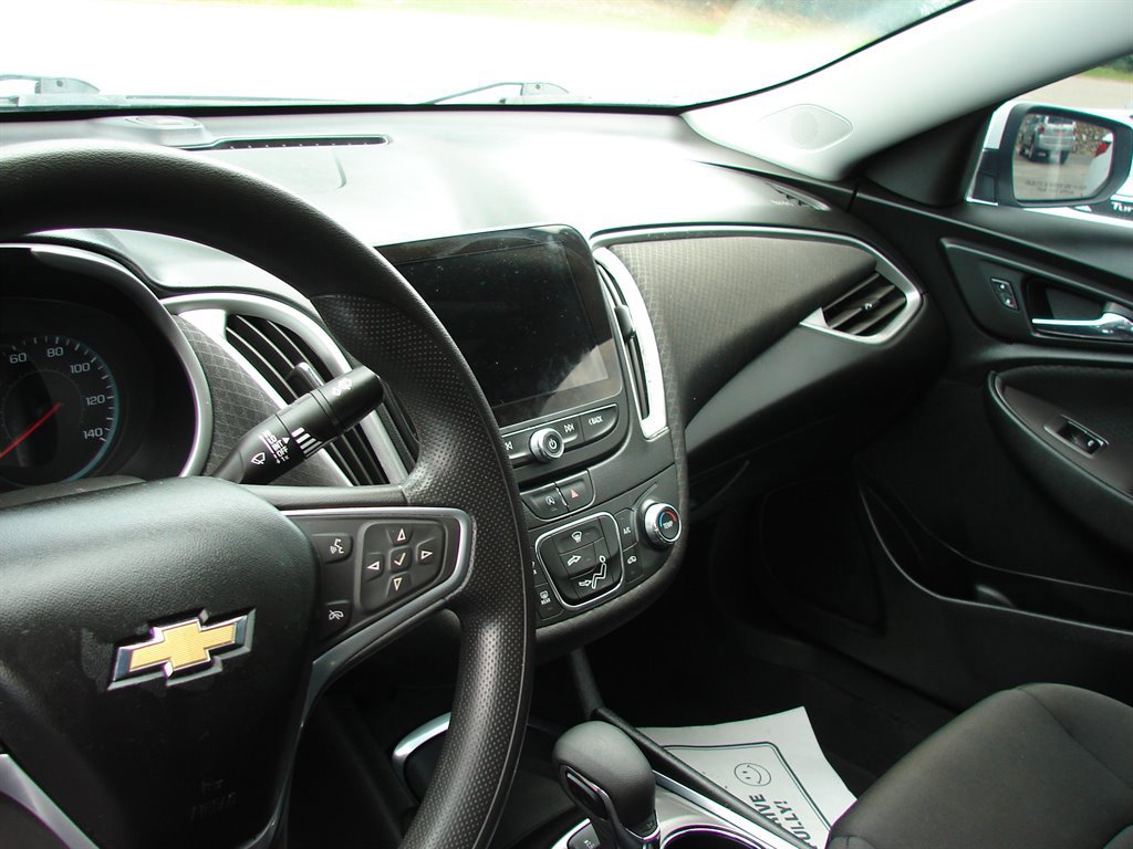 Used 2022 Chevrolet Malibu LS w/ Driver Confidence Package II image 7
