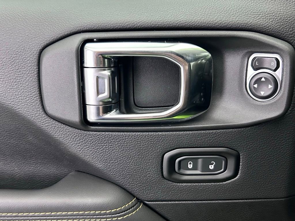 New 2025 Jeep Wrangler Unlimited Rubicon 392 image 29