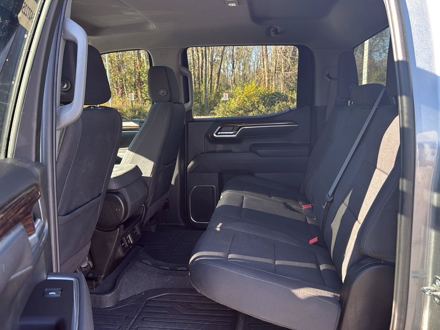 Used 2025 GMC Sierra 1500 SLE AWD/4WD image 15