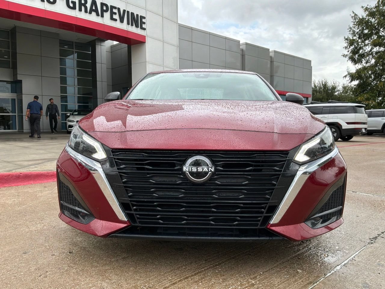 Used 2025 Nissan Altima 2.5 SV FWD image 3
