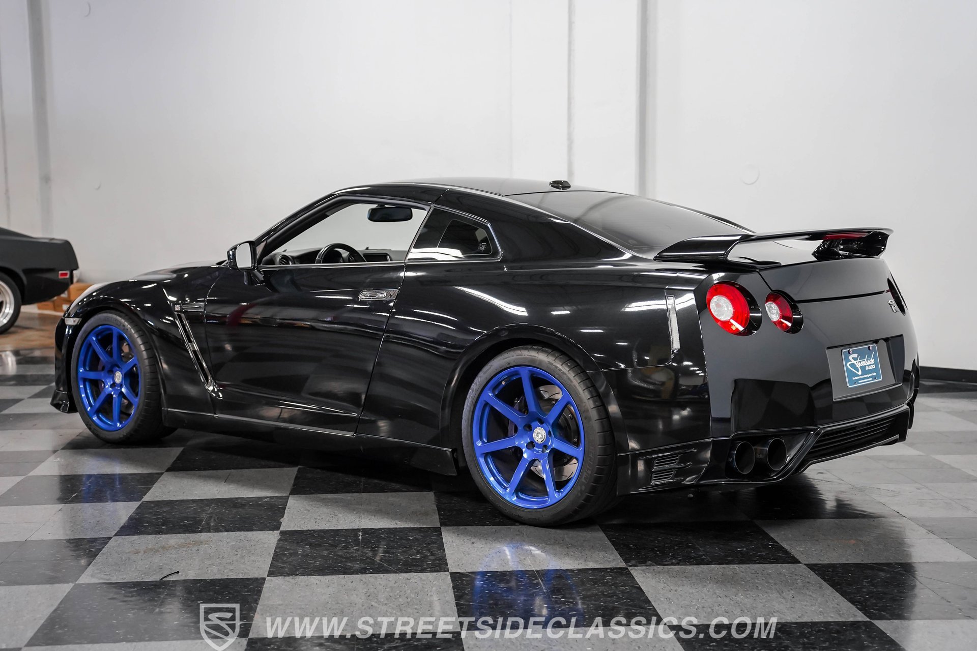 Used 2013 Nissan GT-R Premium image 8