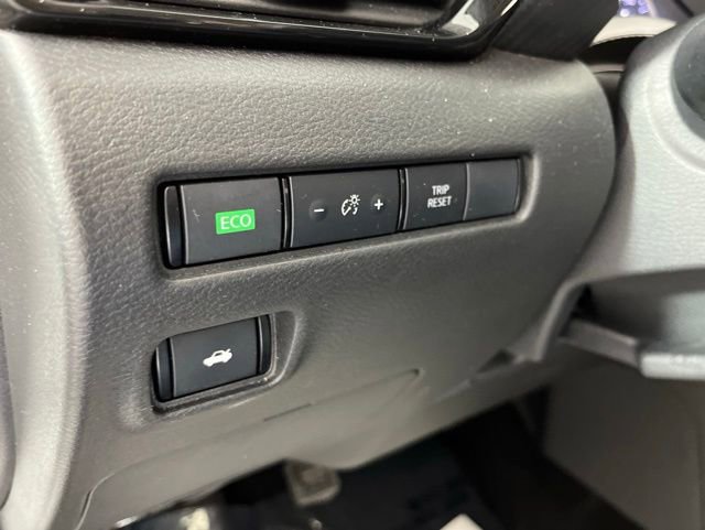 Used 2024 Nissan Sentra SV FWD image 32