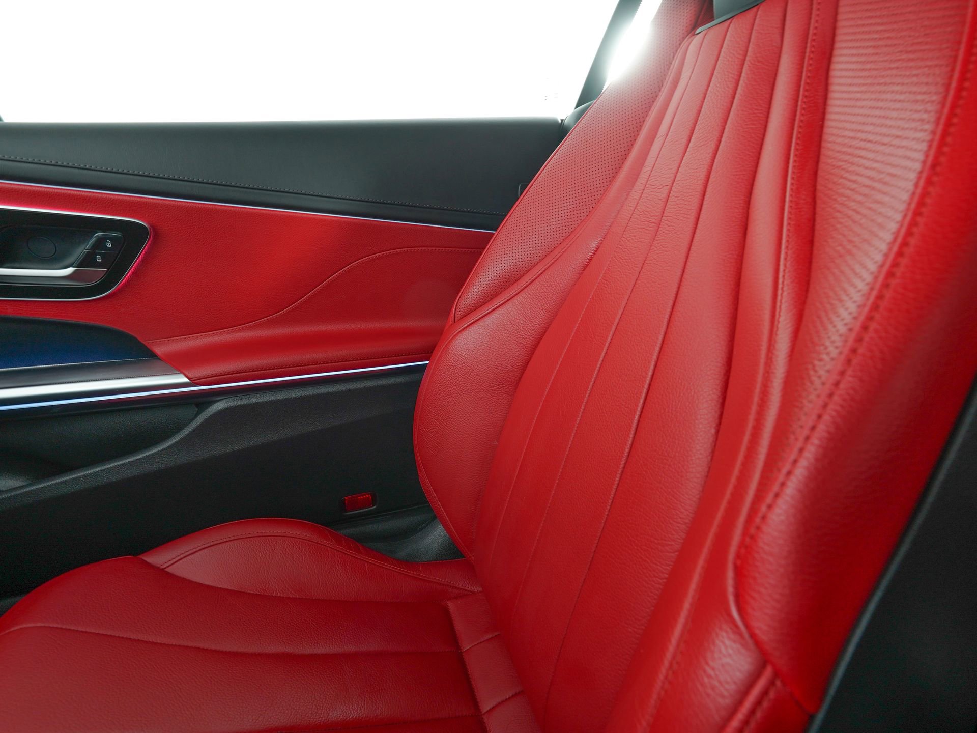 Used 2024 Mercedes-Benz CLE 300 4MATIC Cabriolet image 28