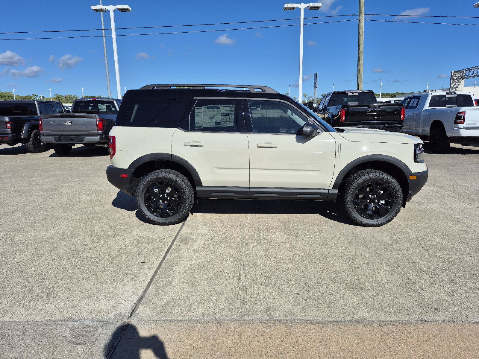 New 2025 Ford Bronco Sport Outer Banks w/ Outer Banks Tech Package+ AWD/4WD image 7