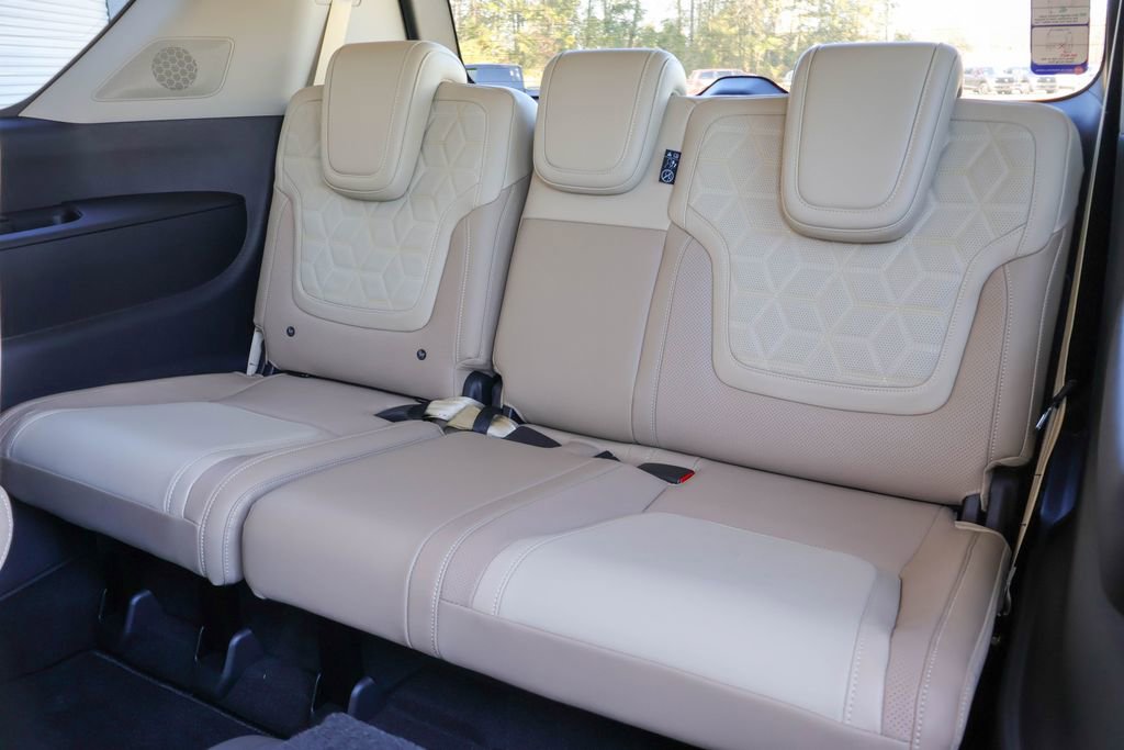 New 2026 Nissan Armada Platinum image 9