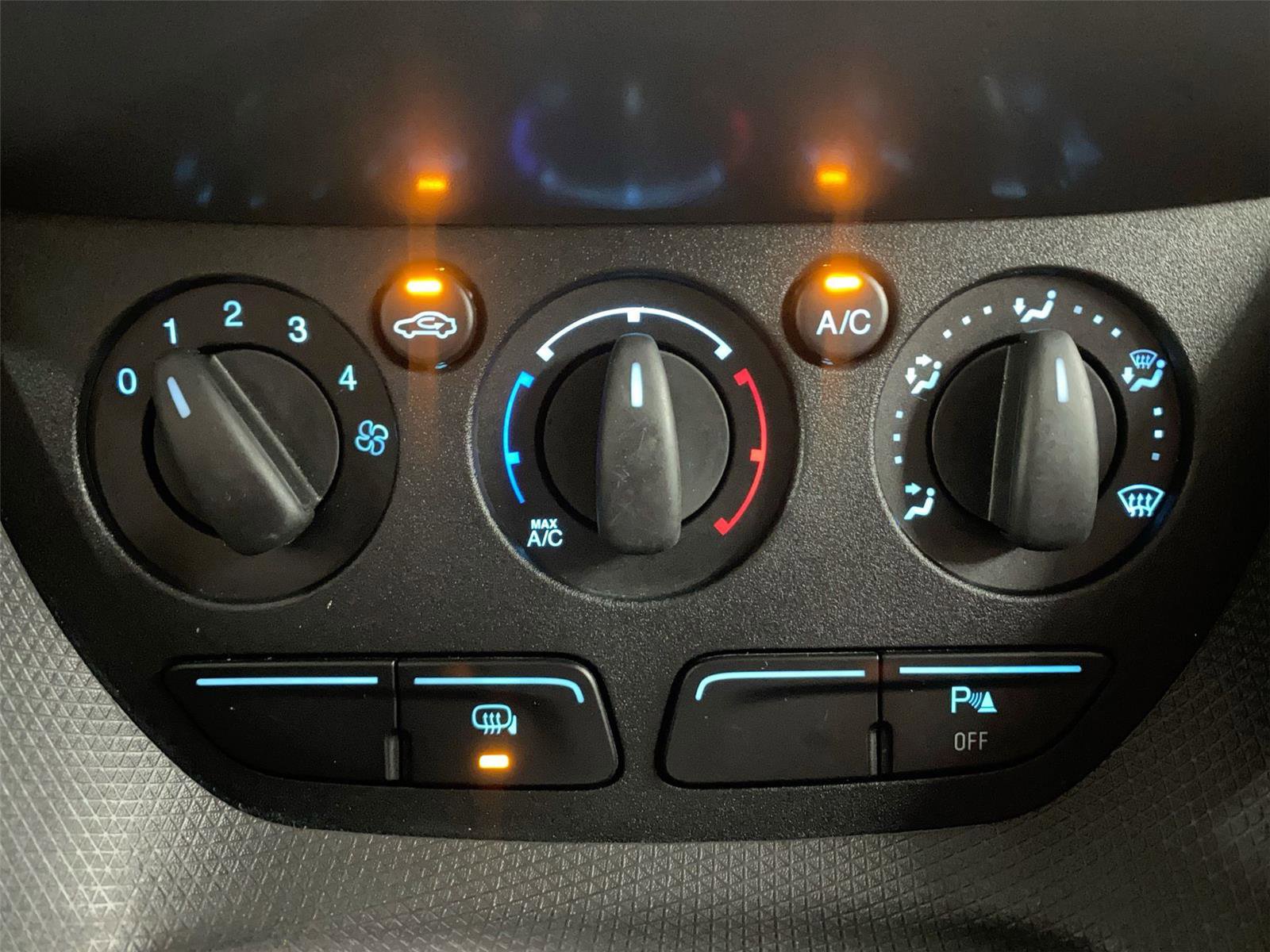 Used 2015 Ford Transit Connect XLT image 21