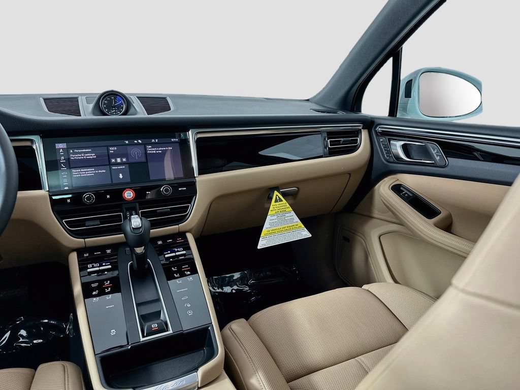 Certified 2026 Porsche Macan AWD/4WD image 26