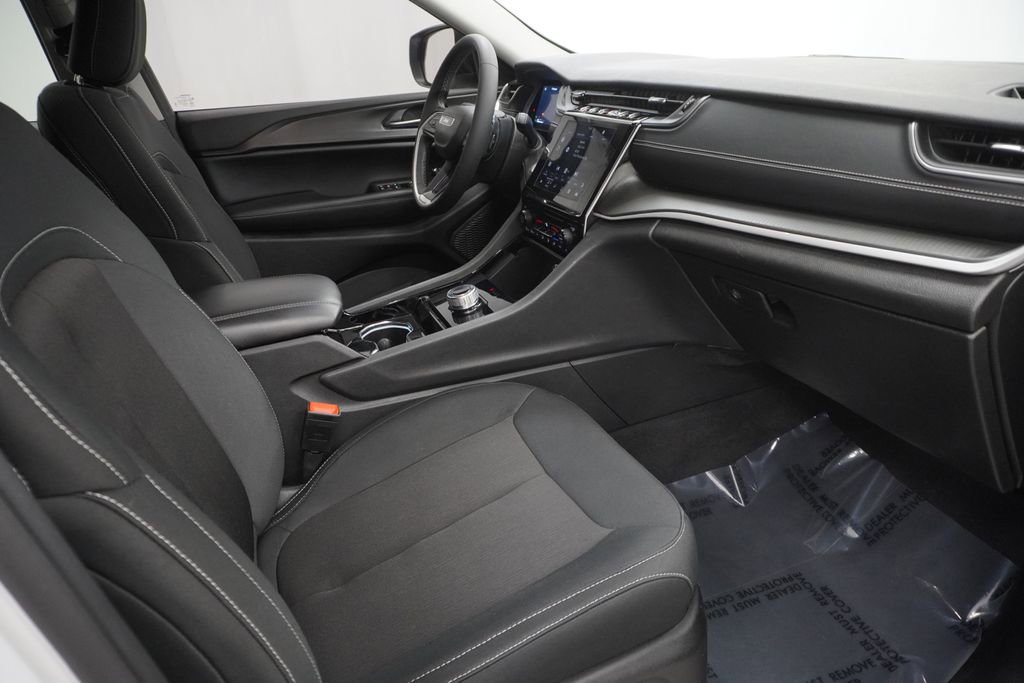 Certified 2023 Jeep Grand Cherokee L Laredo AWD/4WD image 48