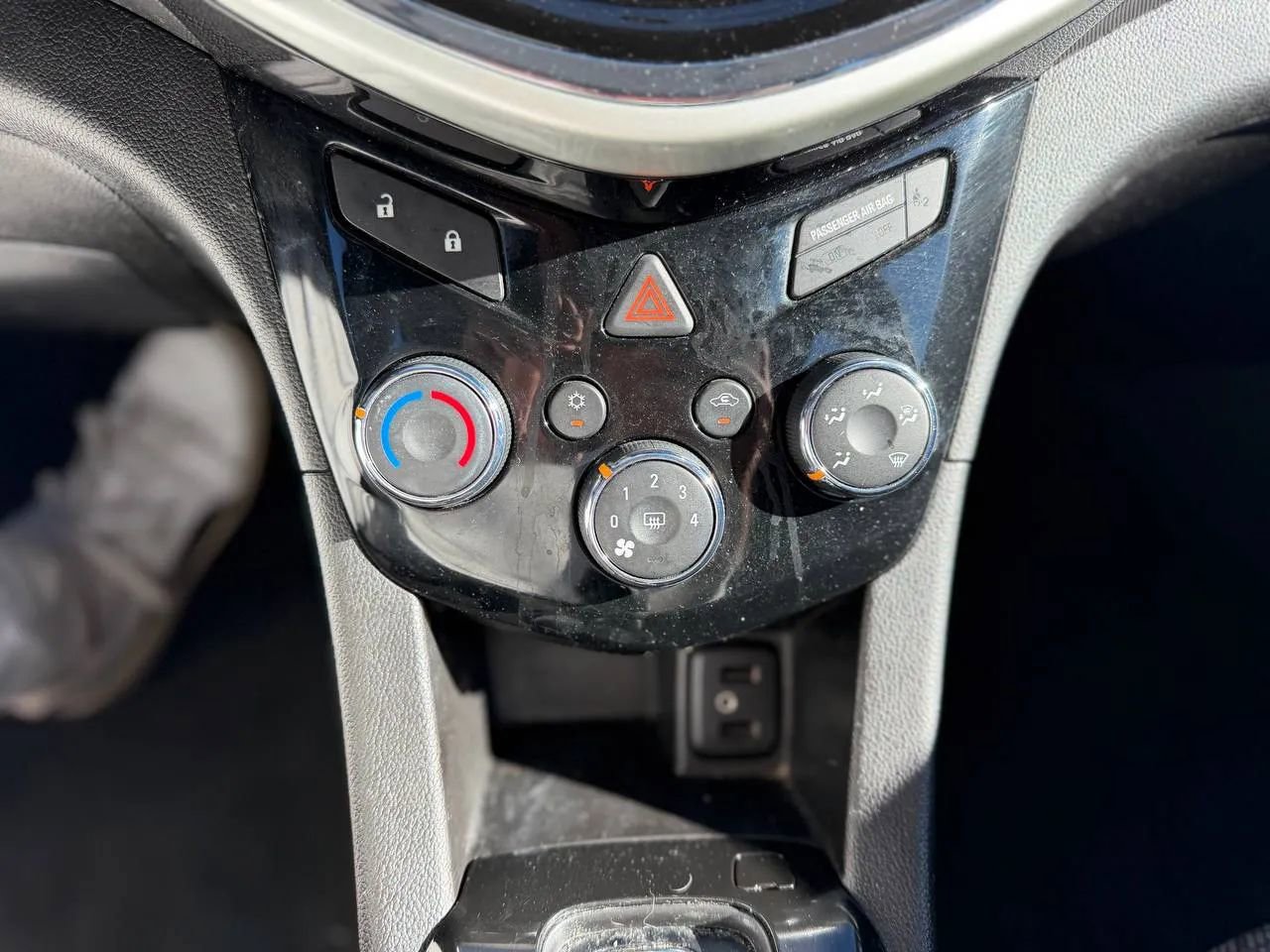 Used 2019 Chevrolet Sonic LT image 40