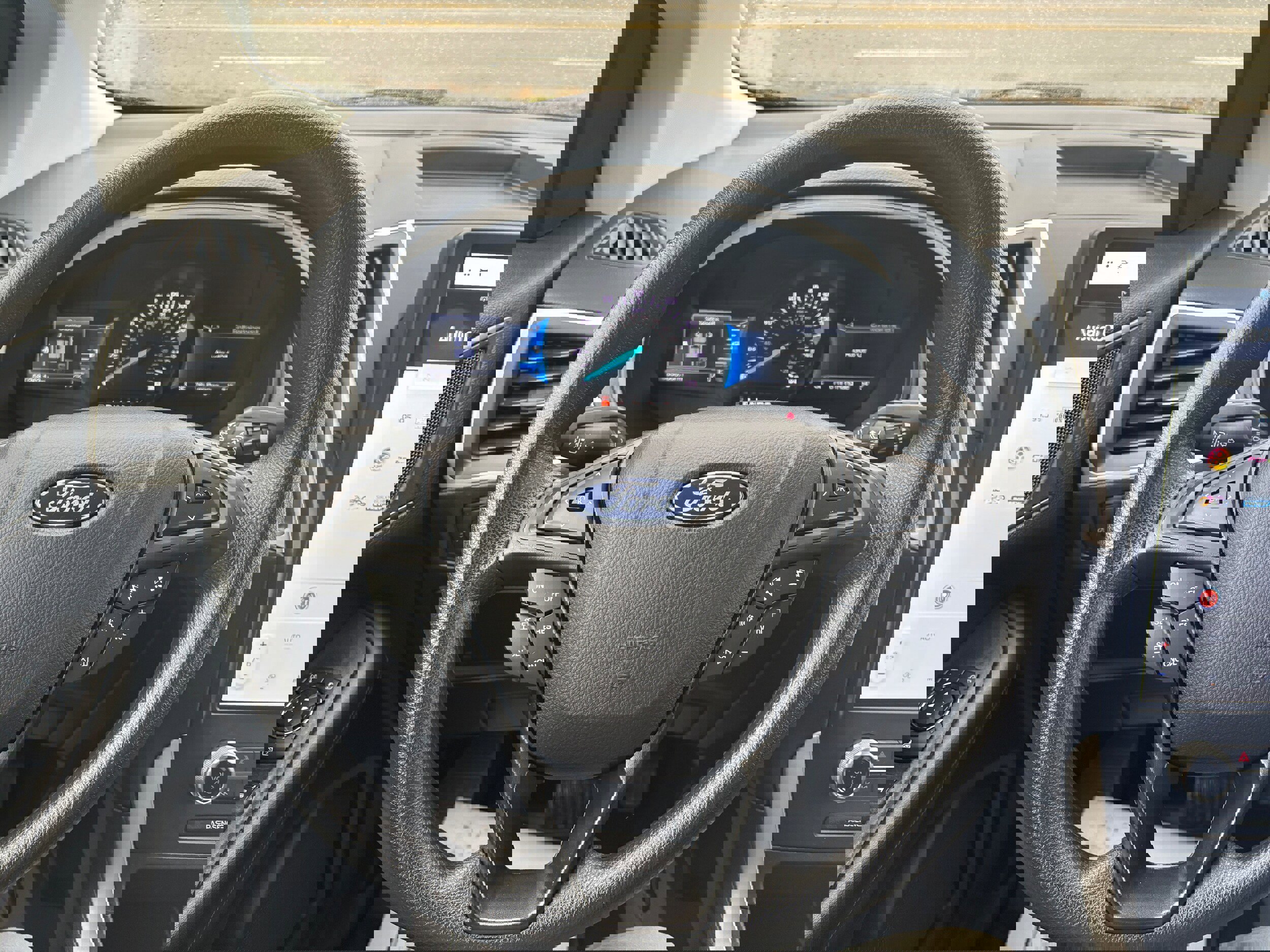 Used 2022 Ford Edge SE image 10